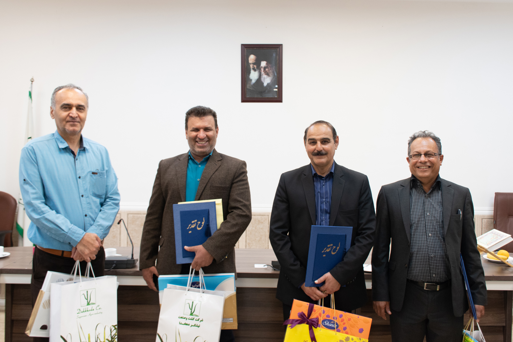 تجلیل از پرسنل بازنشسته